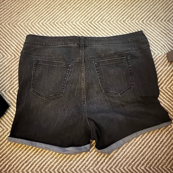 Torrid Women's   Black Ripped Denim Shorts - Picture 6 of 7